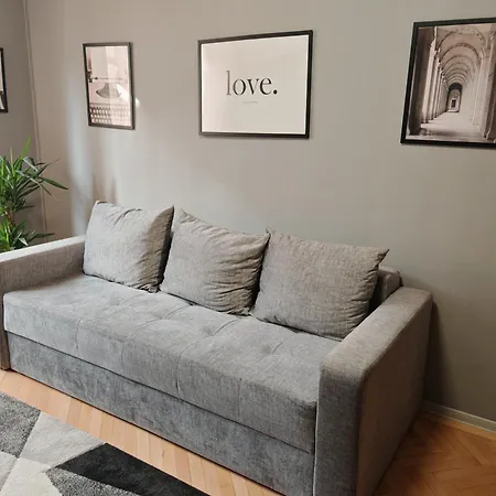 Apartment Historic Centre 3 *