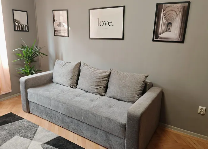 Apartment Historic Centre 3 *